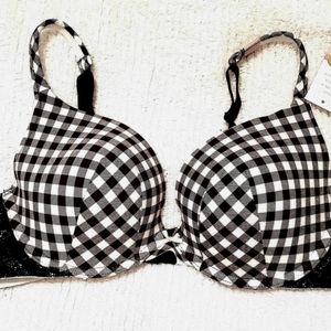 New with tags Beautiful push up bra